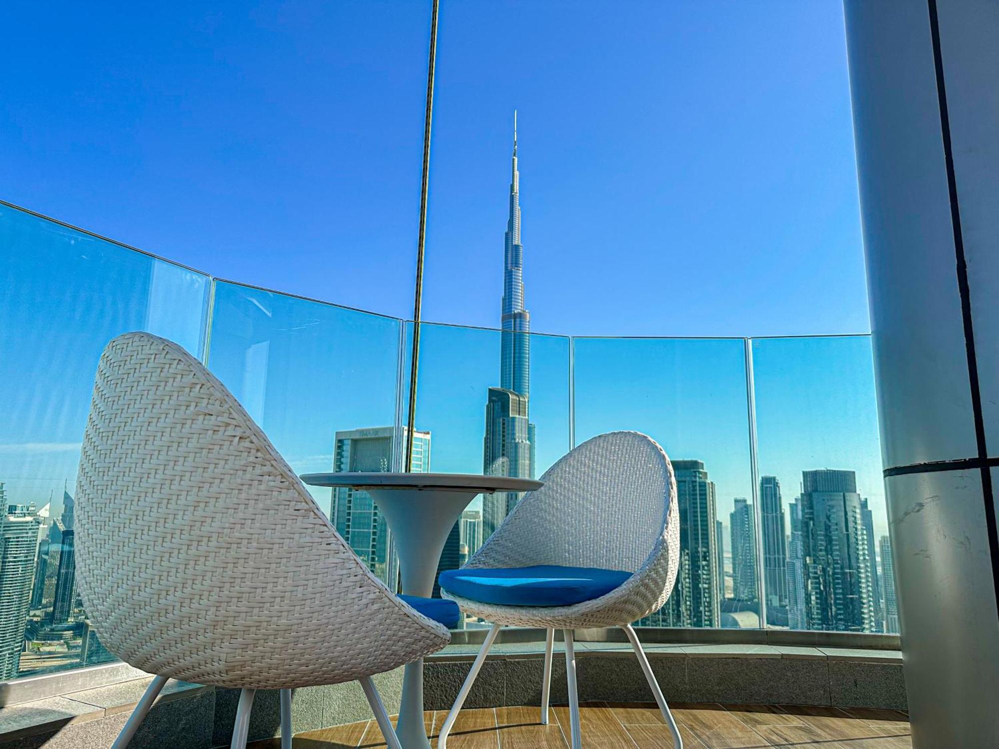 Best Burj Khalifa View Balcony Apartment With 64Th Floor Infinity Pool In Paramount Hotel Midtown Dubai Exteriör bild