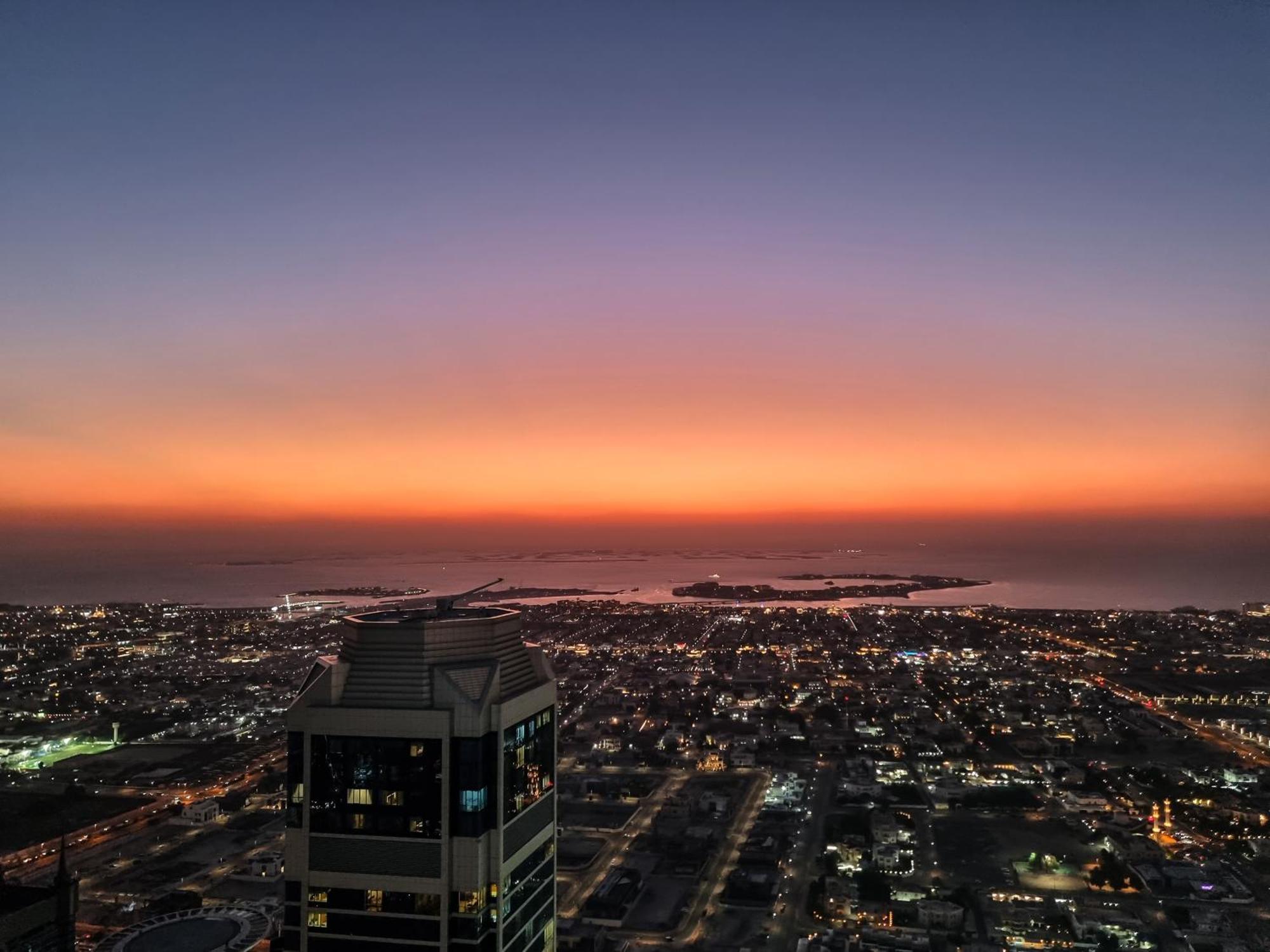 Best Burj Khalifa View Balcony Apartment With 64Th Floor Infinity Pool In Paramount Hotel Midtown Dubai Exteriör bild