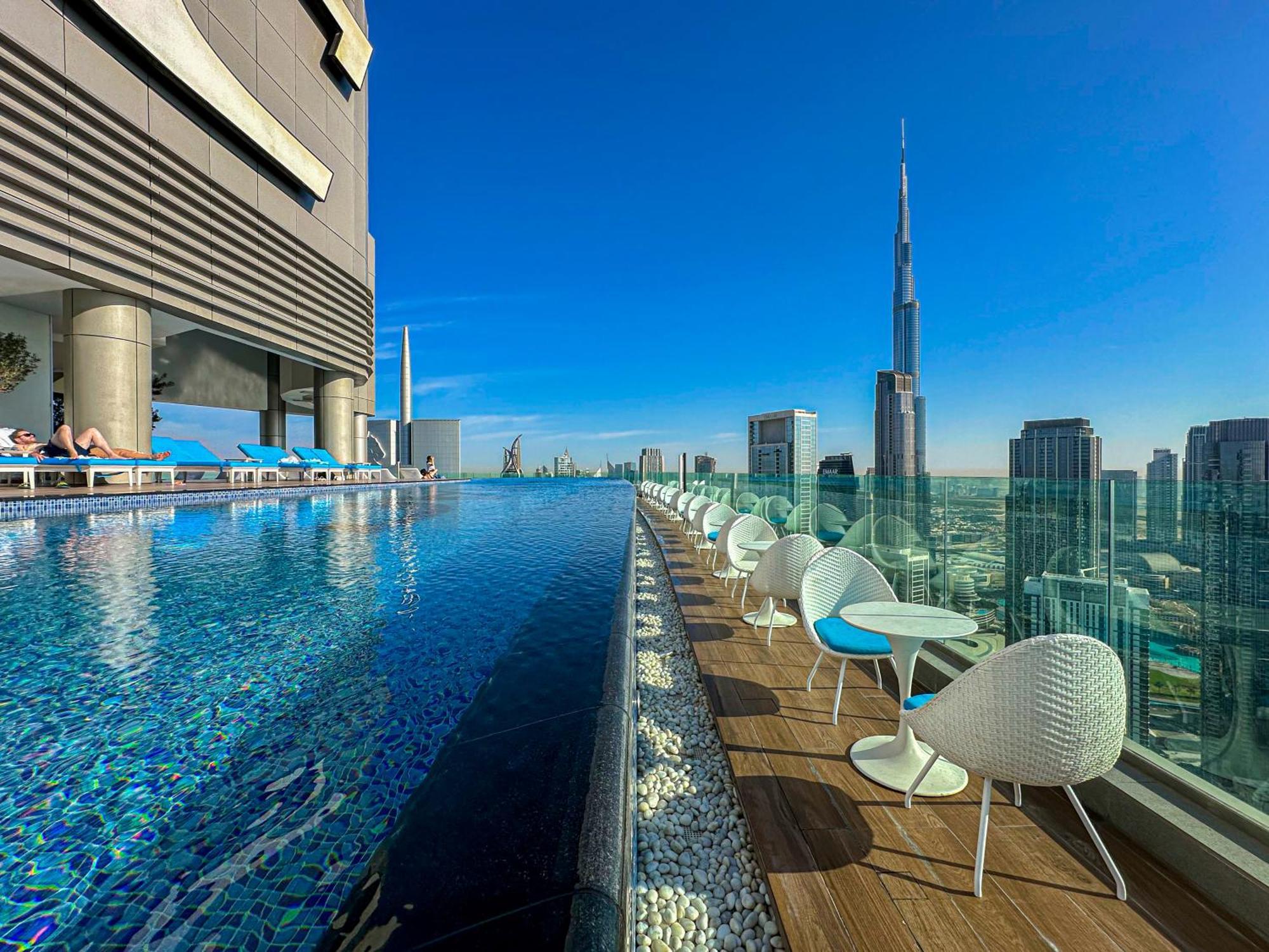 Best Burj Khalifa View Balcony Apartment With 64Th Floor Infinity Pool In Paramount Hotel Midtown Dubai Exteriör bild