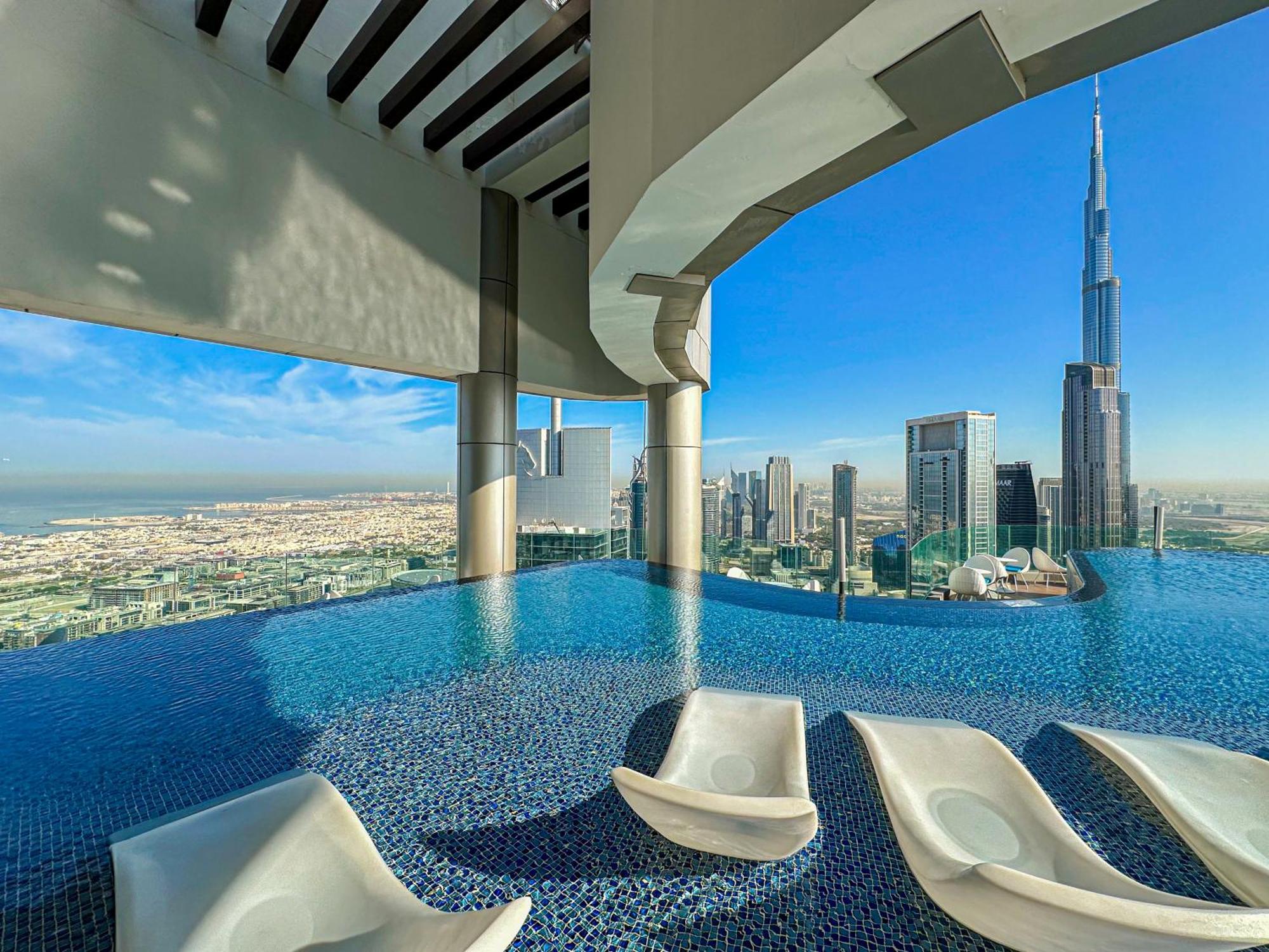 Best Burj Khalifa View Balcony Apartment With 64Th Floor Infinity Pool In Paramount Hotel Midtown Dubai Exteriör bild